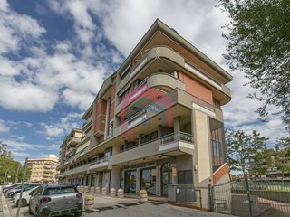 Attività commerciale in Vendita a Aprilia, 65'000€, 120 m²