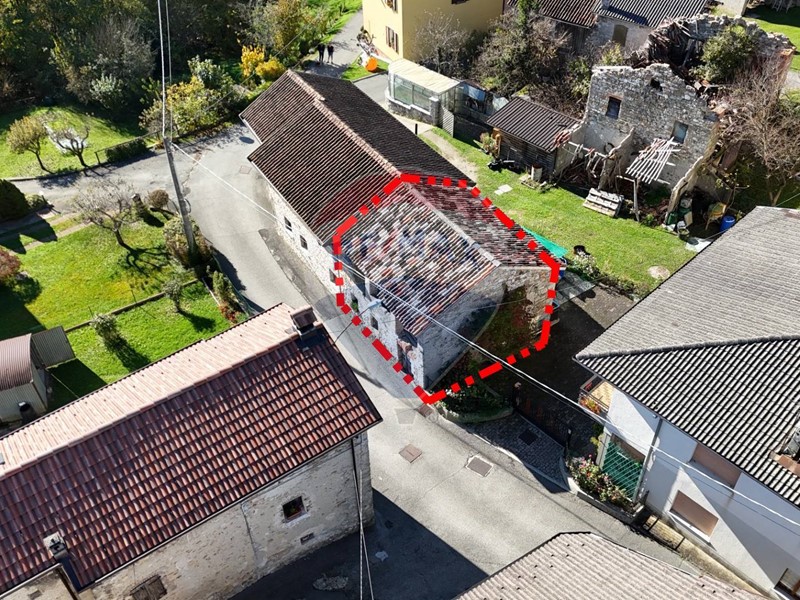Rustico in Vendita a Borgo Valbelluna, 17'500€, 68 m²