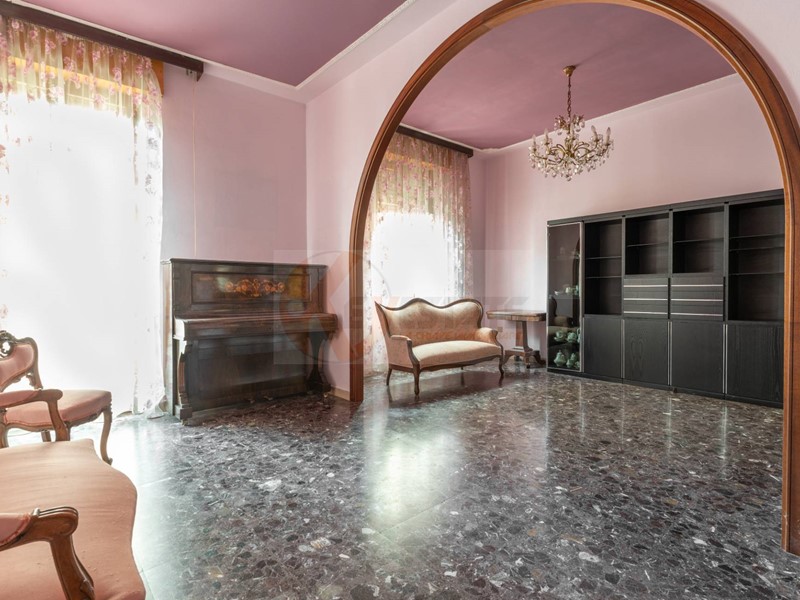 Appartamento in Vendita a Sassari, 135'000€, 126 m²