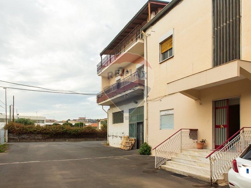 Quadrilocale in Vendita a Misterbianco, 79'000€, 131 m²