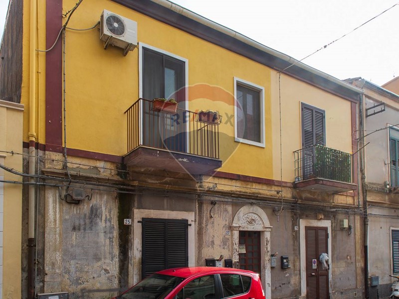 Trilocale in Vendita a Catania, 69'000&euro;, 68 m²