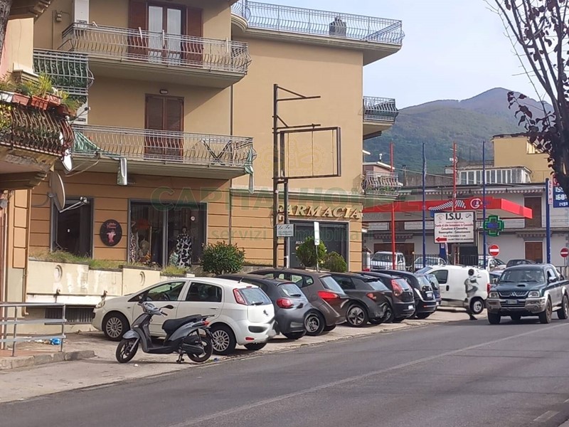 Immobile commerciale in Vendita a Sirignano, 138'000€, 150 m²