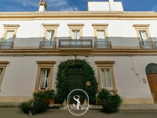 Casa Indipendente in Vendita a Nardò, 1'500'000€, 400 m²