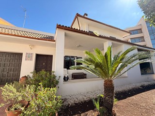 Villa in Vendita a Siracusa, 480'000&euro;, 185 m²