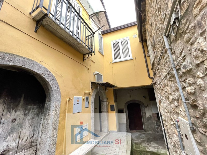 Casa Semi Indipendente in Vendita a Foglianise, 30'000€, 100 m²