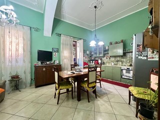 Quadrilocale in Vendita a Palermo, 100'000€, 128 m²
