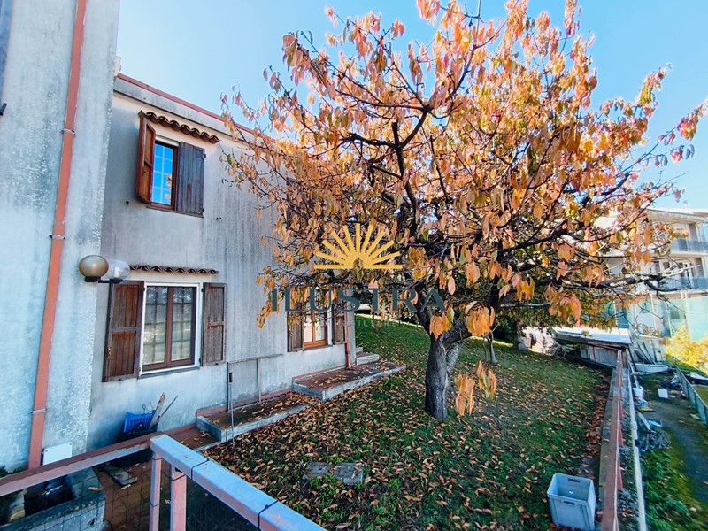 Villa in Vendita a Acquaviva Picena, 450'000€, 320 m²