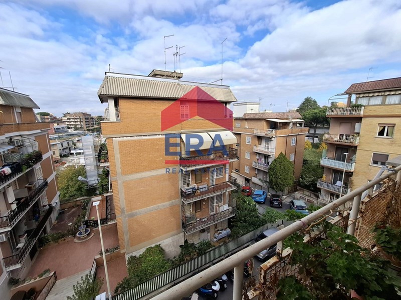 Trilocale in Vendita a Roma, 230'000€, 80 m²