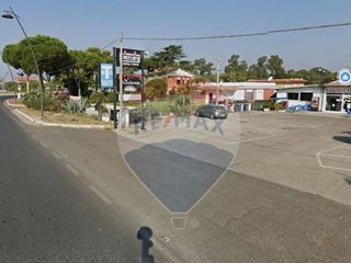 Immobile commerciale in Vendita a Terracina, 780'000€, 850 m²