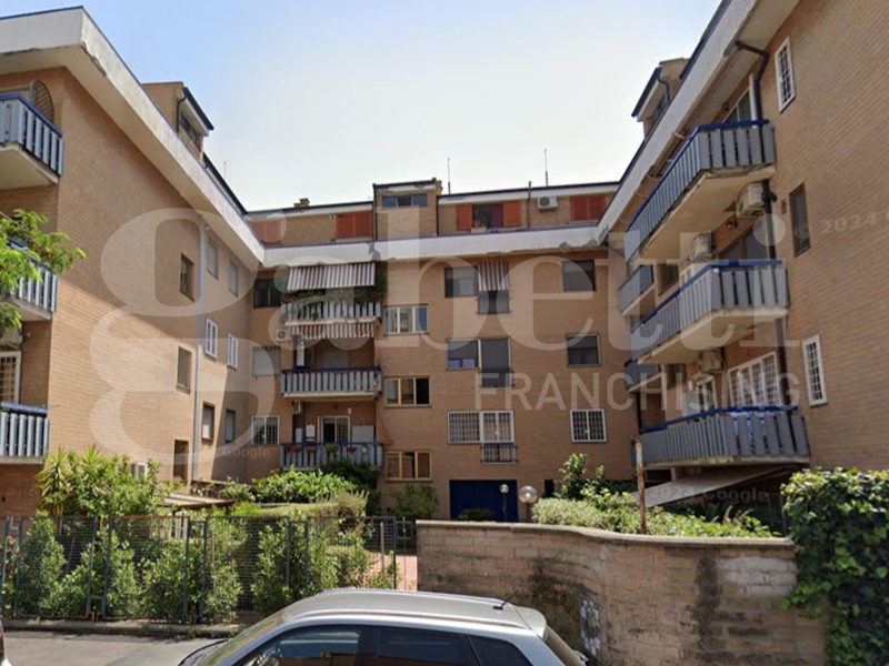 Quadrilocale in Vendita a Roma, 339'000€, 140 m², arredato