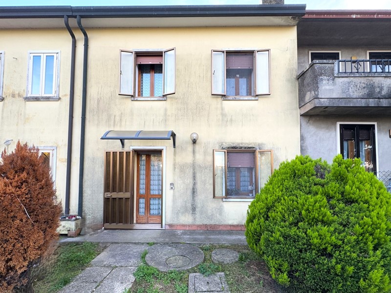Villetta a schiera in Vendita a Pojana Maggiore, 155'000&euro;, 139 m²