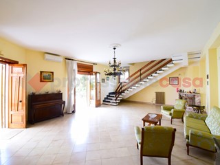 Villa in Vendita a Nocera Superiore, 279'000€, 160 m²