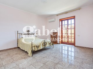 Villetta a schiera in Vendita a Marano di Napoli, 339'000€, 350 m²