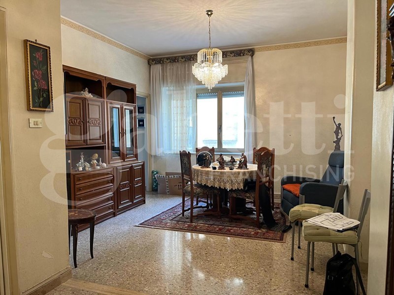 Trilocale in Vendita a Catania, 108'000&euro;, 90 m²