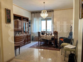 Trilocale in Vendita a Catania, 108'000&euro;, 90 m²
