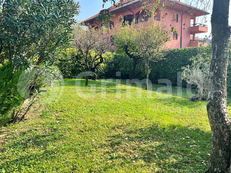 Villa bifamiliare in Vendita a Opera, 630'000€, 222 m²