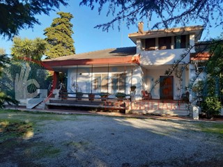 Villa bifamiliare in Vendita a Molfetta, 400'000€, 239 m²