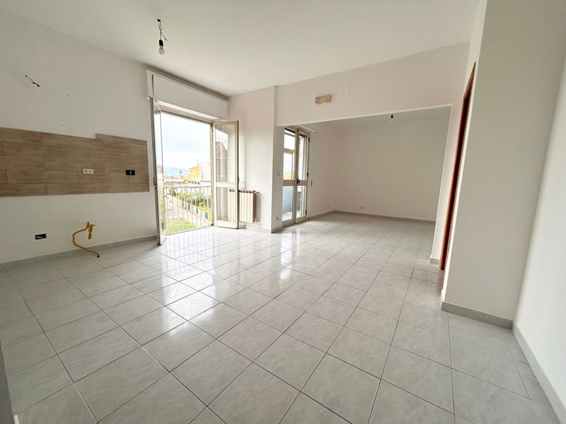 Trilocale in Vendita a Barcellona Pozzo di Gotto, 42'000€, 81 m²