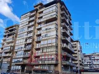 Quadrilocale in Vendita a Palermo, 165'000€, 110 m²