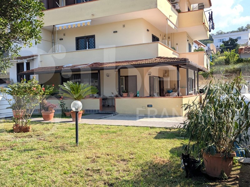 Casa Indipendente in Vendita a Bacoli, 249'000€, 120 m²