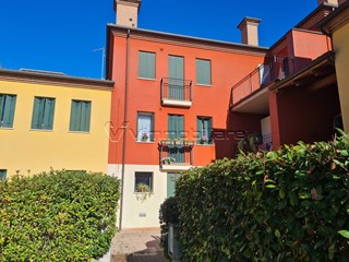 Appartamento in Vendita a Campiglia dei Berici, zona Campiglia dei Berici, 147'000&euro;, 105 m², con Box