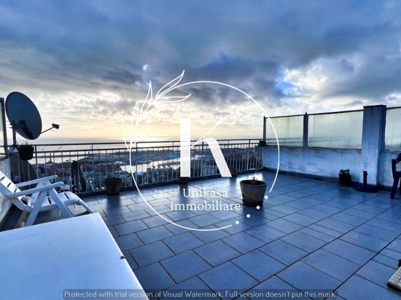 Appartamento in Vendita a Savona, zona Valloria, 299'000€, 160 m², con Box