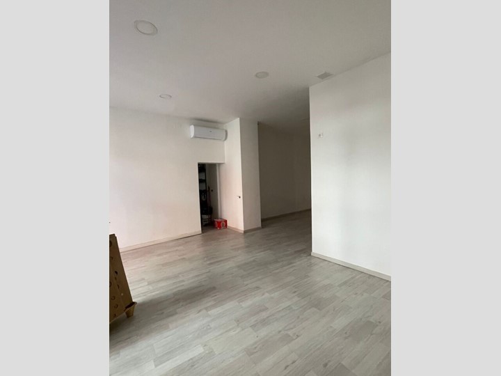 Immobile commerciale in Affitto a Rimini, 1'750&euro;, 96 m²