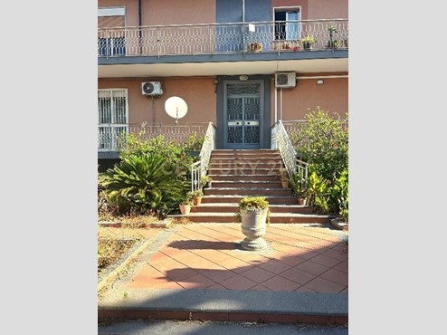 Appartamento in Vendita a Motta Sant'Anastasia, 135'000€, , arredato, con Box