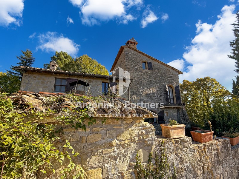Casa Indipendente in Vendita a Perugia, 295'000€, 170 m², con Box