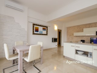 Appartamento in Affitto a Genova, 1'050€, 80 m²