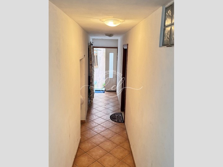 Quadrilocale in Vendita a Seravezza, zona Riomagno, 150'000€, 65 m², arredato