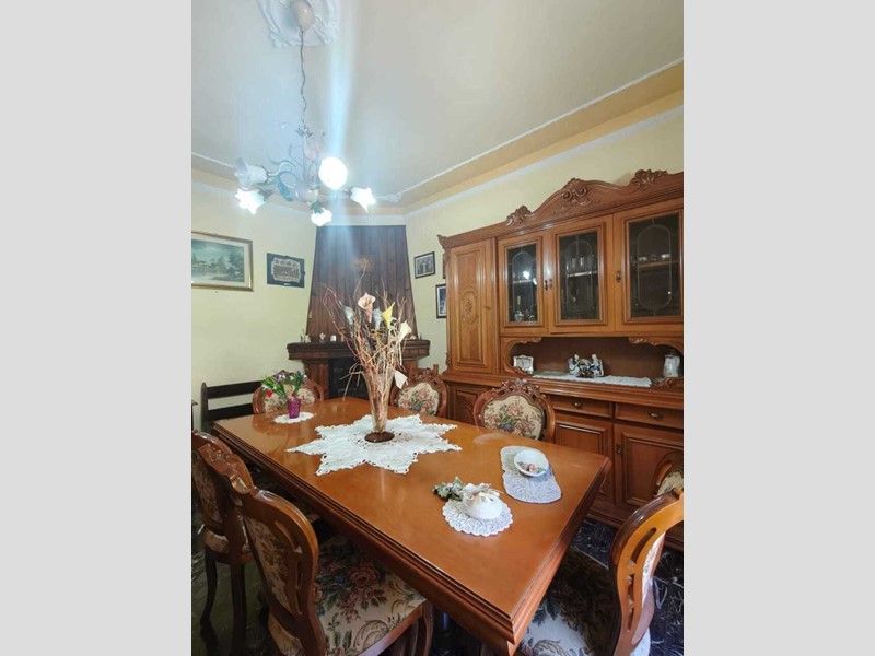 Casa Semi Indipendente in Vendita a Fivizzano, 95'000€, 135 m²