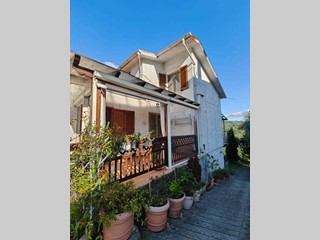 Casa Semi Indipendente in Vendita a Fivizzano, 180'000€, 150 m²