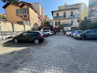 Box in Affitto a Sanremo, 12 m², con Box