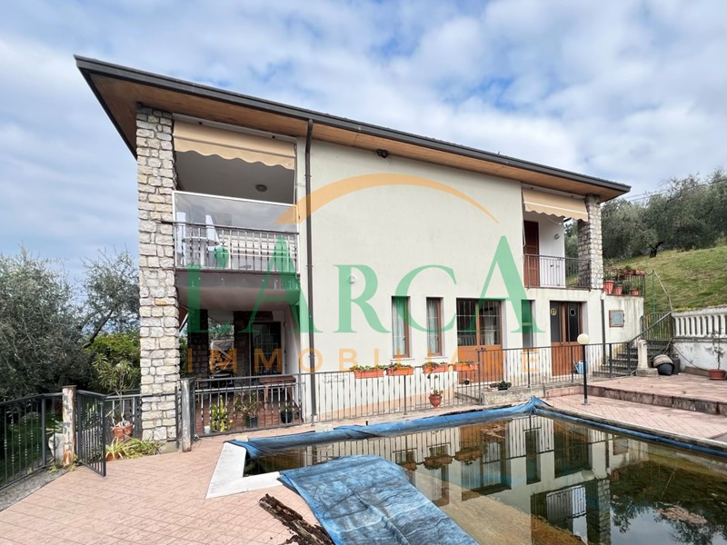 Trilocale in Vendita a Monte Isola, 110'000€, 95 m²