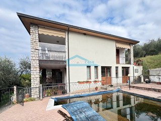 Trilocale in Vendita a Monte Isola, 110'000€, 95 m²