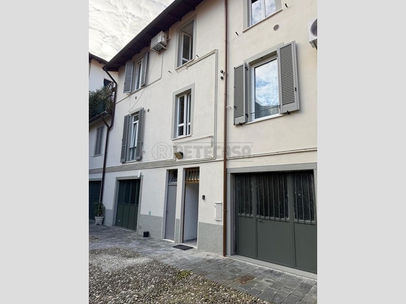 Trilocale in Vendita a Bergamo, zona bergamo, 253'000€, 90 m²