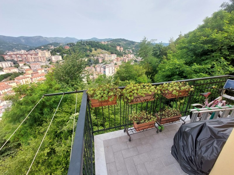 Appartamento in Vendita a Genova, 75'000€, 85 m²