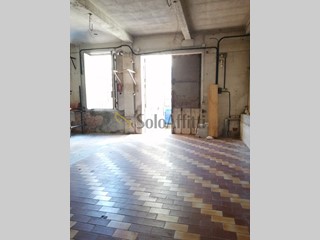 Magazzino in Affitto a Chieri, zona Viale Fasano, 180€, 85 m²