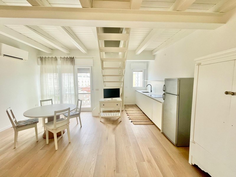 Attico in Vendita a Jesolo, zona centrale vicino al mare, 390'000&euro;, 65 m², arredato