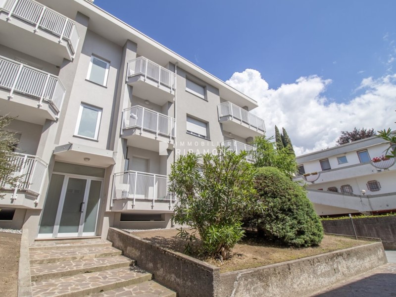 Quadrilocale in Vendita a Lecco, 310'000€, 145 m²