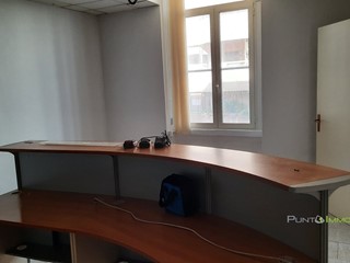 Ufficio in Affitto a Brindisi, 600€, 60 m²