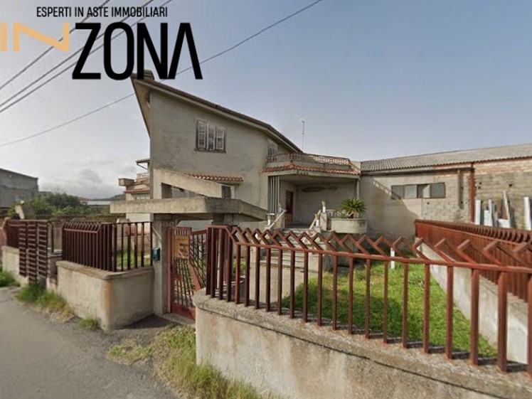 Villa in Vendita a Gioiosa Ionica, 33'090€, 276 m²