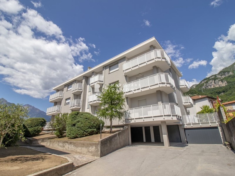 Quadrilocale in Vendita a Lecco, 310'000€, 145 m²