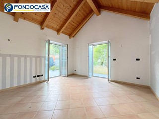 Casa Indipendente in Vendita a Albisola Superiore, 240'000€, 130 m²