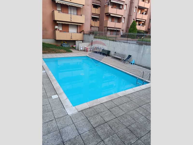 Trilocale in Vendita a Desio, 150'000€, 70 m²