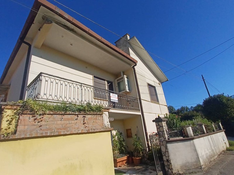 Casa Indipendente in Vendita a Ceccano, 110'000€, 210 m²