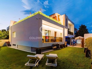 Villa in Vendita a Brindisi, 1'080'000&euro;, 300 m²