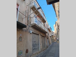 Casa Semi Indipendente in Vendita a Enna, 188'000&euro;, 280 m²