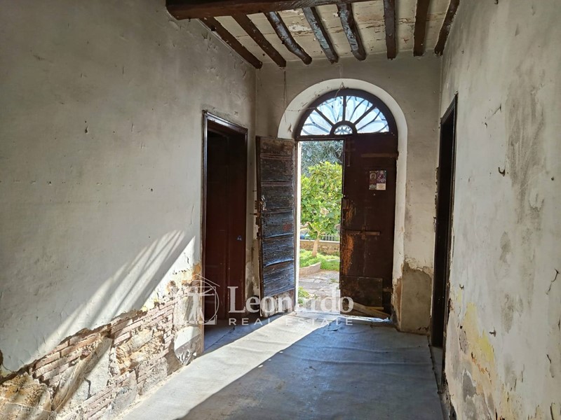 Casa Indipendente in Vendita a Massarosa, 100'000&euro;, 295 m²
